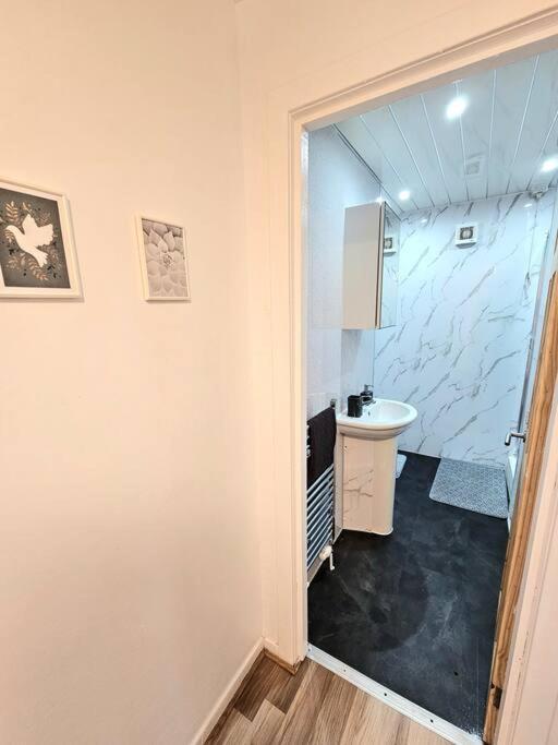 Spacious Haven With Free Parking Glasgow Kültér fotó