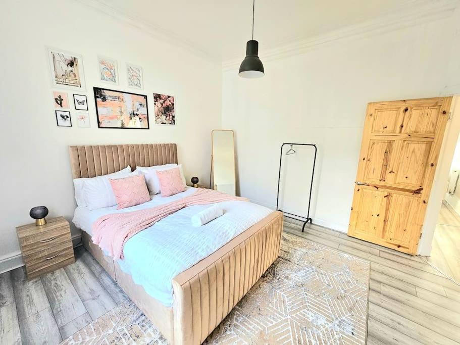 Spacious Haven With Free Parking Glasgow Kültér fotó