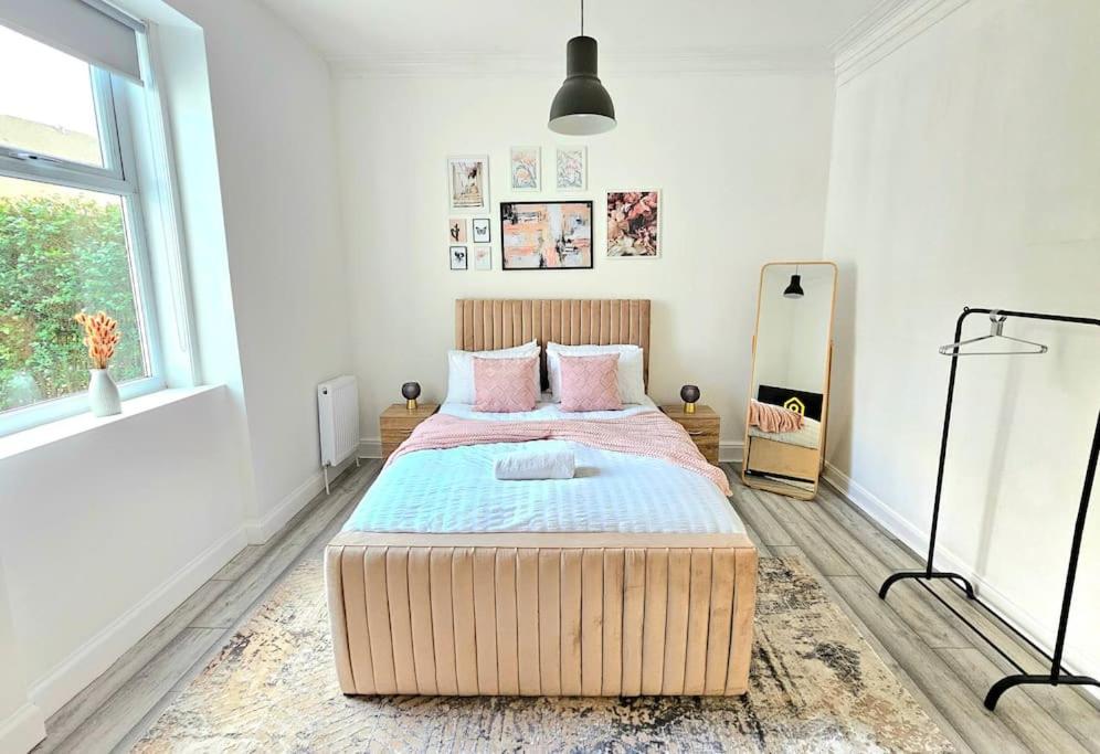 Spacious Haven With Free Parking Glasgow Kültér fotó